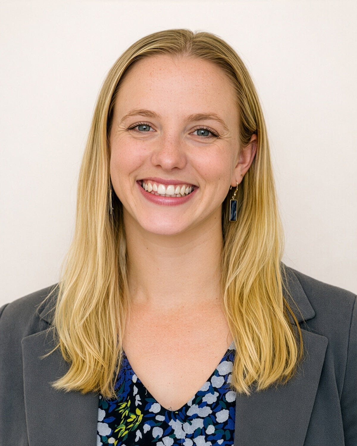 ashley sanders headshot